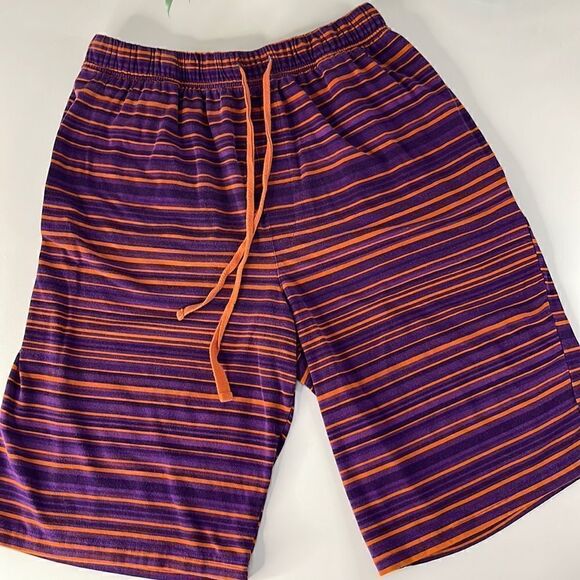 Wood is good lounge shorts.  Size Medium.  Pockets at sides.  Drawstring waist. - Picture 1 of 3